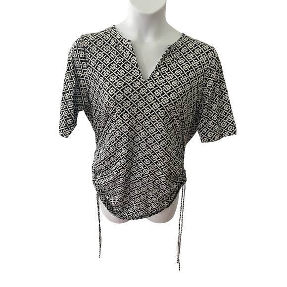 LANDS' END, SIZE L, BLACK, GEOMETRIC, SHORT SLEEVE, TOP - Picture 1 of 4